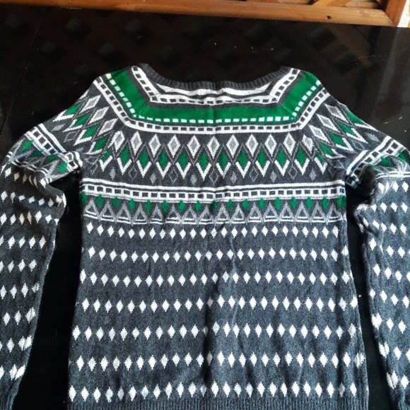 Gray, Green, and White Sweater - Picture 5 of 6